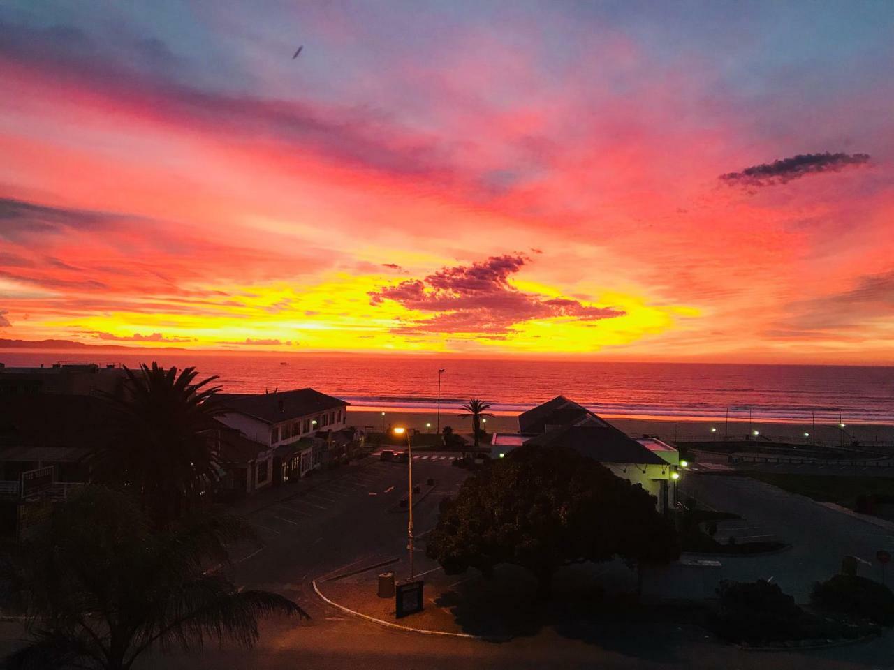 Main Beach Penthouse ジェフリーズ・ベイ エクステリア 写真